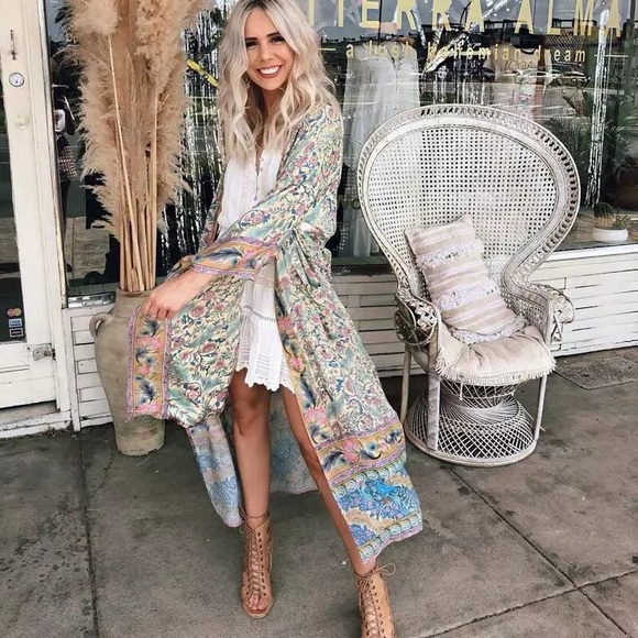 5⭐️ FAV BESTSELLER NEW OASIS FLORAL KIMONO COVERUP ROBE - Picture 2 of 8